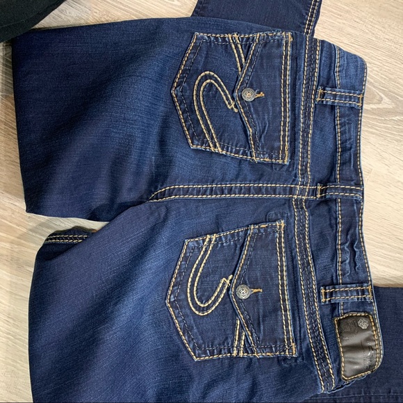 Like new silver skinny jean - Picture 3 of 3